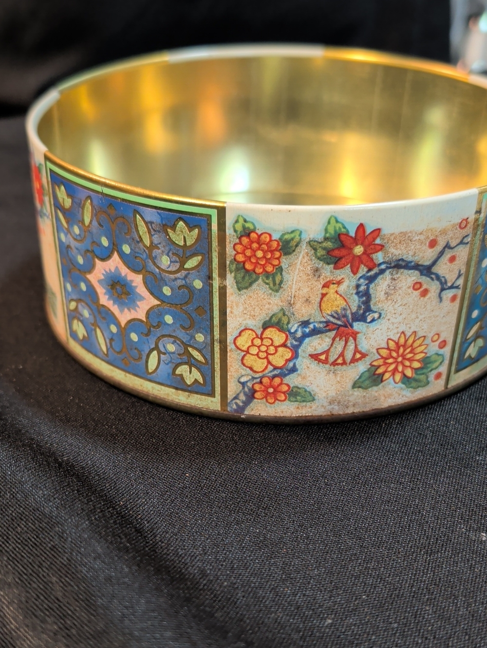 Vintage English Made Decorative Tin Floral Motif By Daher - Picture 8 of 10